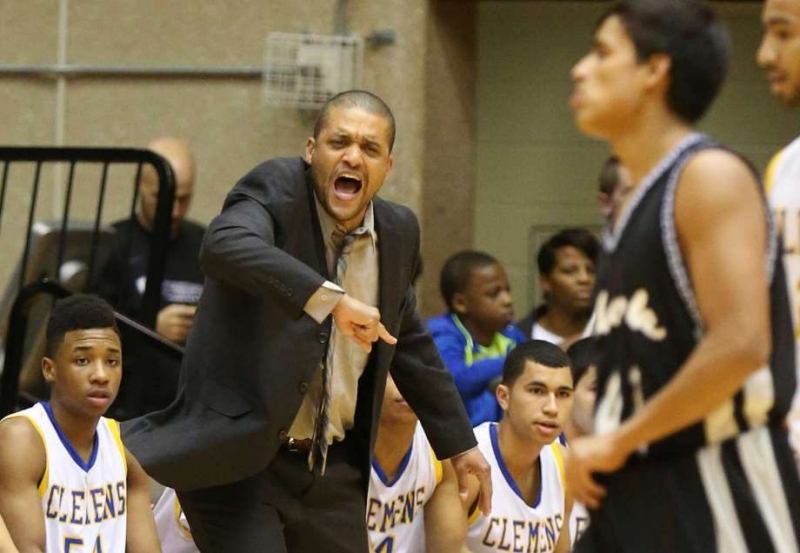 Македония ще бори България с американски треньор